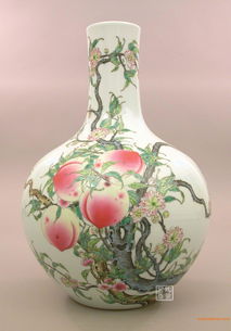 景德鎮(zhèn)名家手繪青花瓷瓶《荷花荷韻》藝術(shù)鑒賞與市場價值